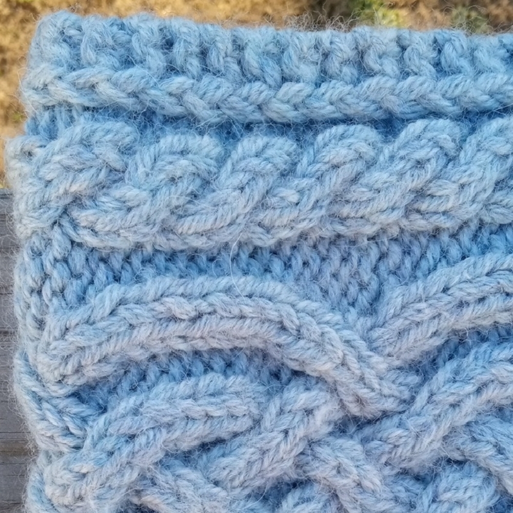 Unisex Chunky Celtic Cables Cowl - Picture 4 of 8